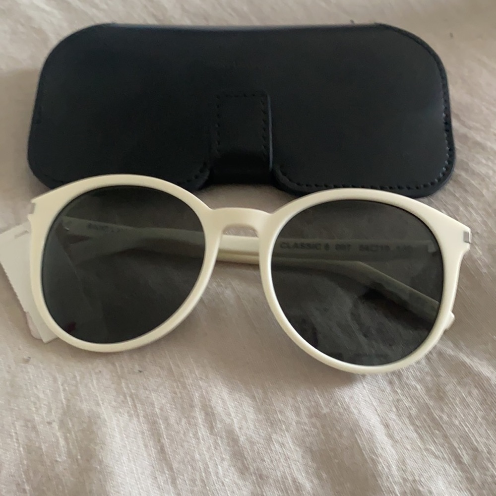 New trendy Saint laurent sunglasses in white!